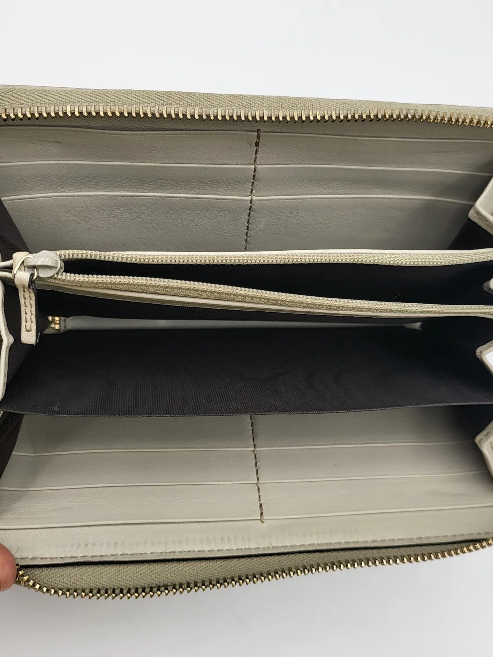 Gucci GG Empreinte Continental Long Zippy Wallet..Authentic.. - Picture 4 of 16